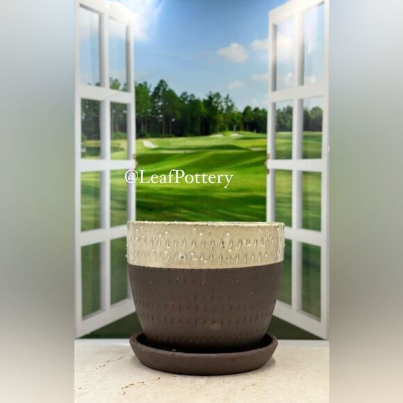 Cafe Noir (MD) Brown/Beige Clay/Concrete Planter Pot with Saucer Attached - Picture 1 of 8